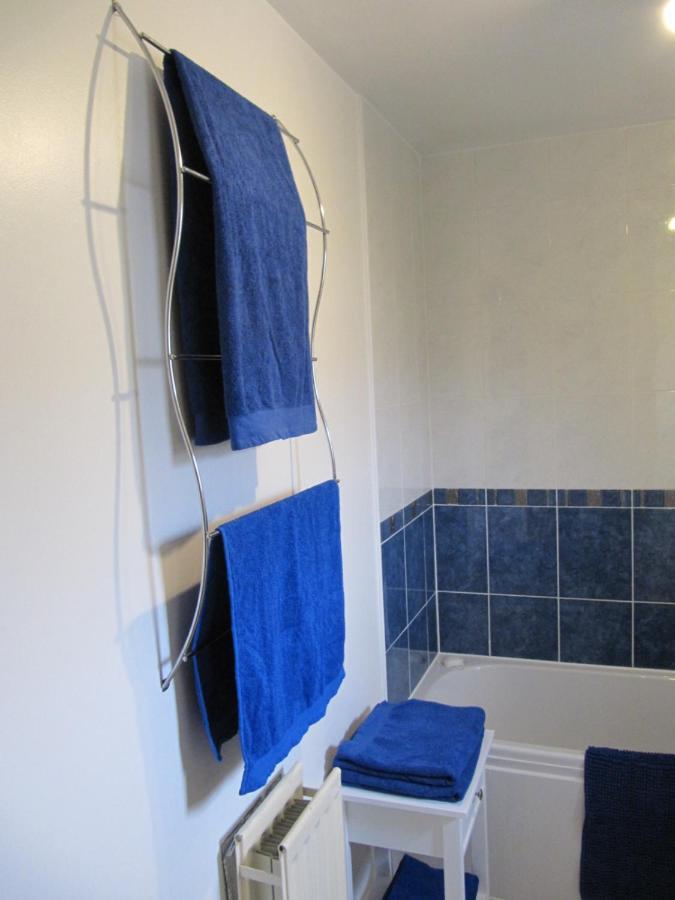 Cozy Off Road 2 Bedroom Cottage Apartment With Free Wi-Fi And Private Parking Glasgow Bagian luar foto