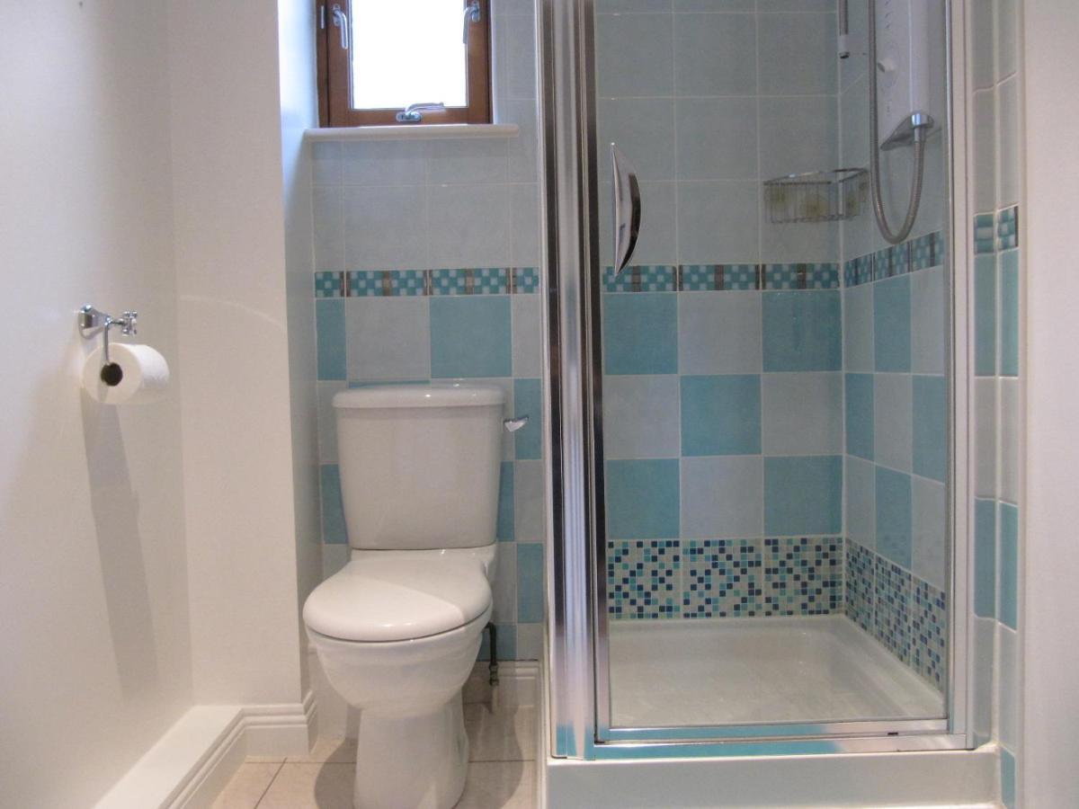 Cozy Off Road 2 Bedroom Cottage Apartment With Free Wi-Fi And Private Parking Glasgow Bagian luar foto