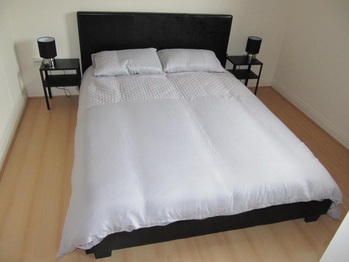 Cozy Off Road 2 Bedroom Cottage Apartment With Free Wi-Fi And Private Parking Glasgow Bagian luar foto