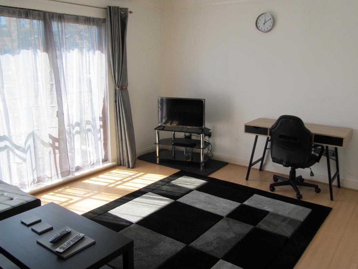 Cozy Off Road 2 Bedroom Cottage Apartment With Free Wi-Fi And Private Parking Glasgow Bagian luar foto