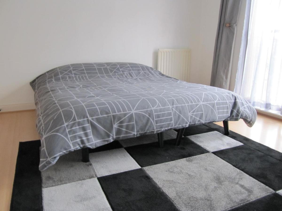 Cozy Off Road 2 Bedroom Cottage Apartment With Free Wi-Fi And Private Parking Glasgow Bagian luar foto