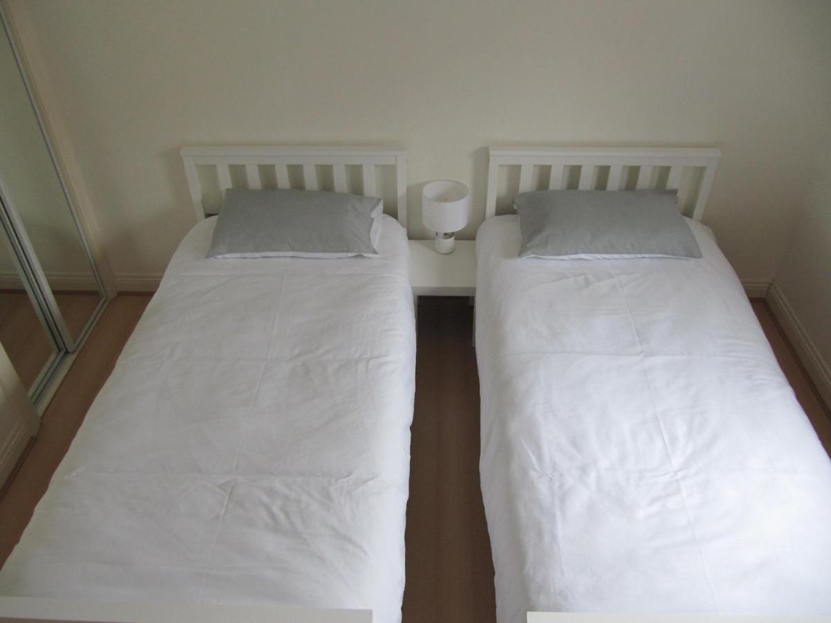 Cozy Off Road 2 Bedroom Cottage Apartment With Free Wi-Fi And Private Parking Glasgow Bagian luar foto