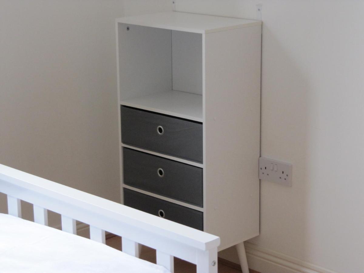 Cozy Off Road 2 Bedroom Cottage Apartment With Free Wi-Fi And Private Parking Glasgow Bagian luar foto
