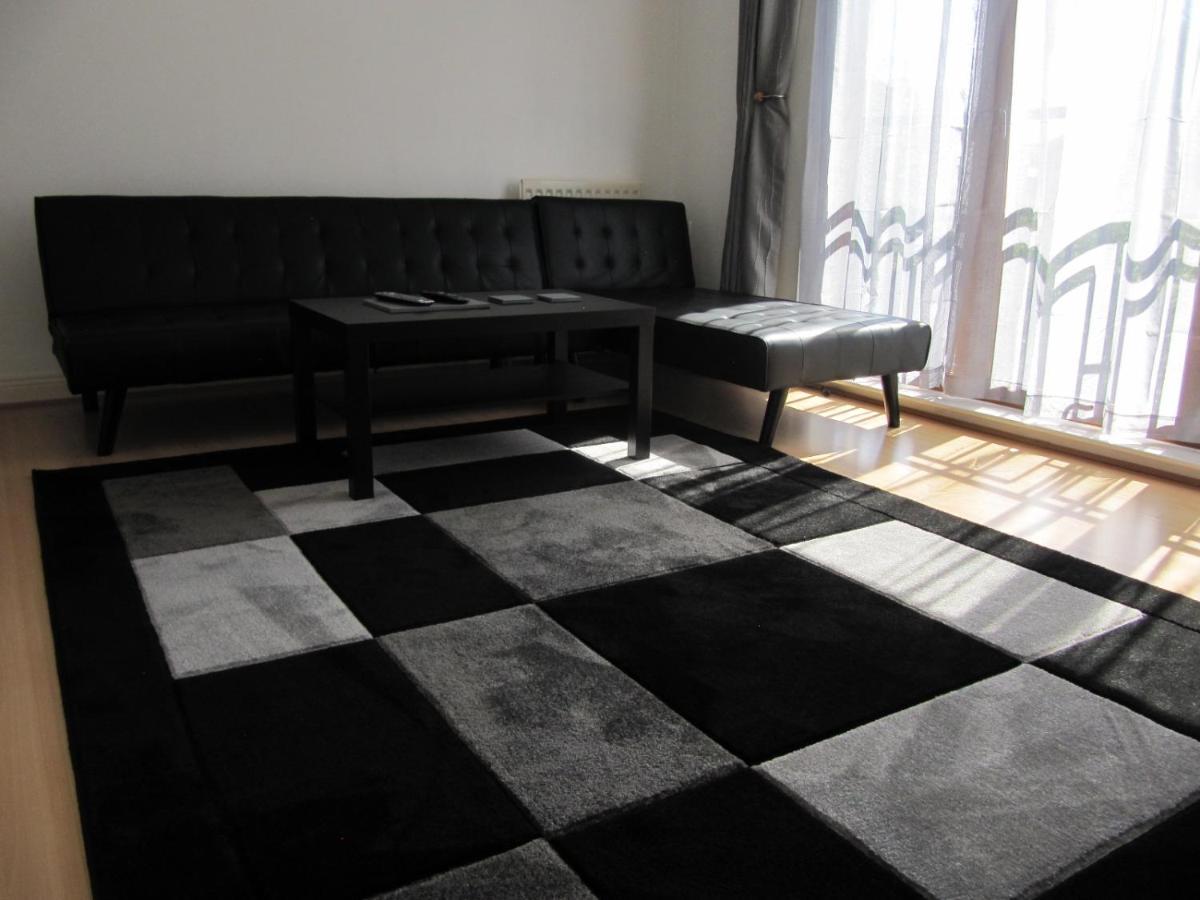 Cozy Off Road 2 Bedroom Cottage Apartment With Free Wi-Fi And Private Parking Glasgow Bagian luar foto